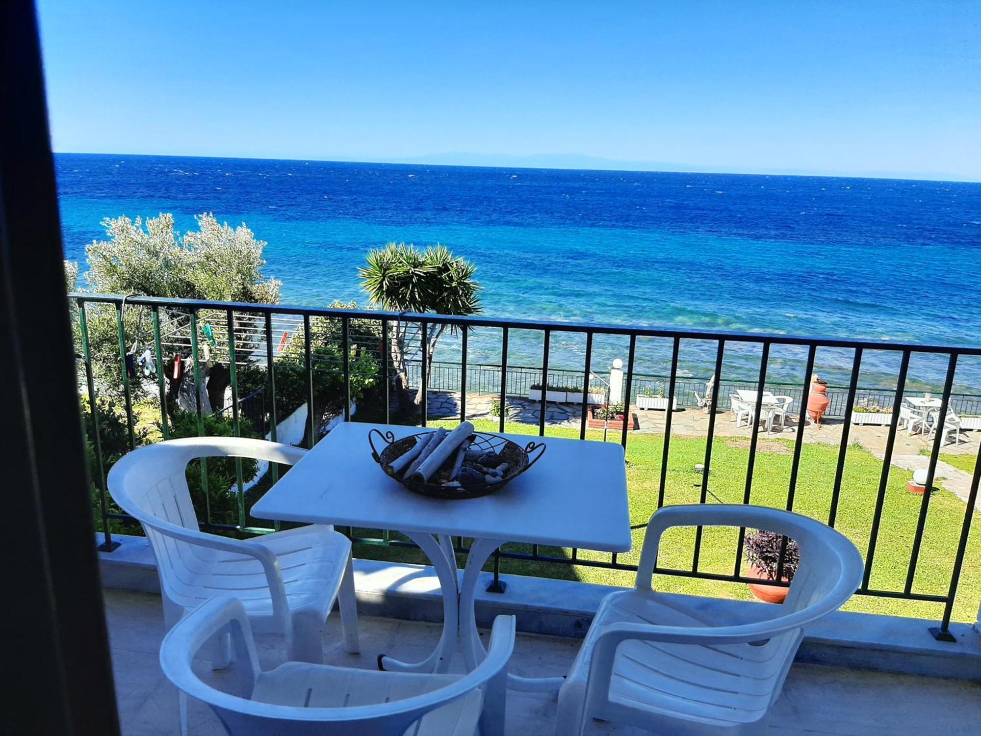 Alexiadis Apartments Agia Paraskevi  Eksteriør billede